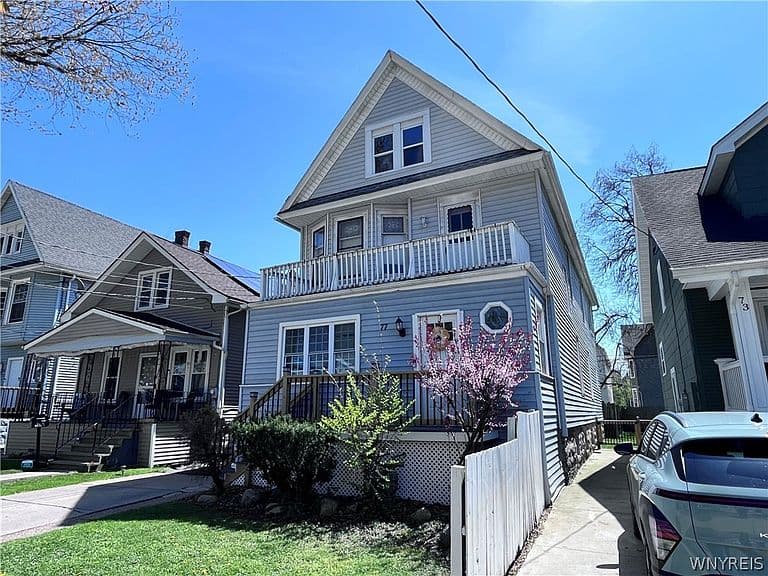Listing photo 2