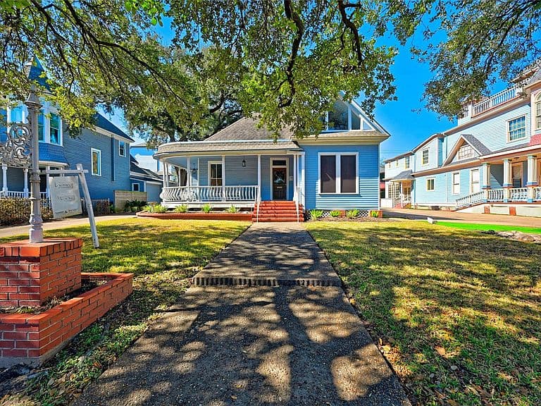 Listing photo 3