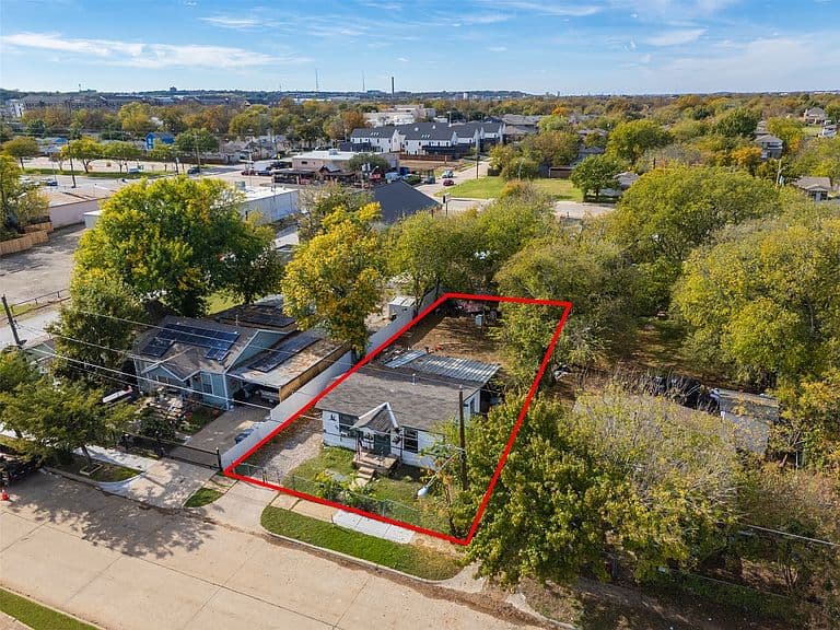 Listing photo 3
