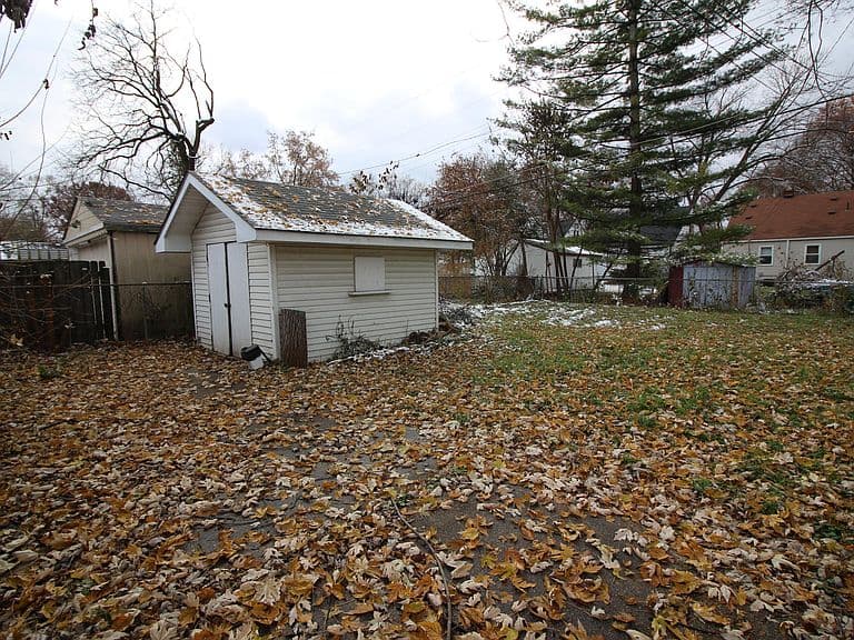 Listing photo 2