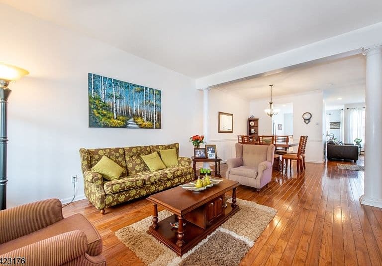 Listing photo 4