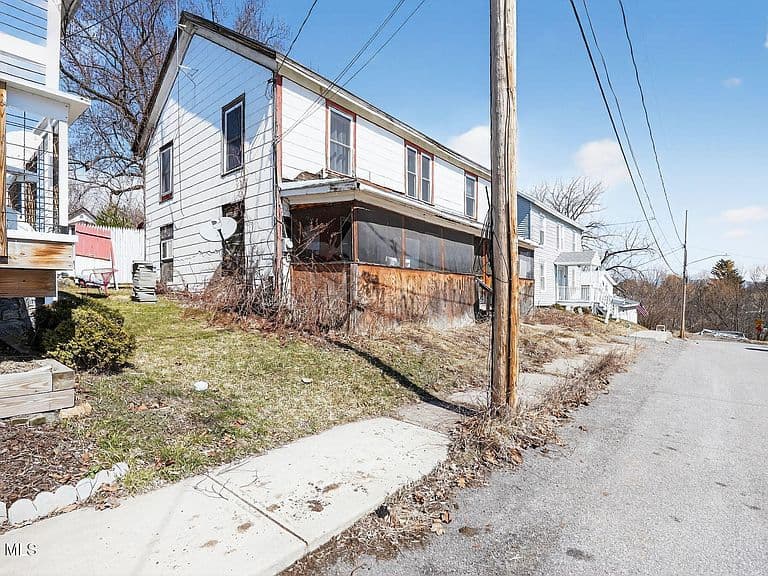 Listing photo 4
