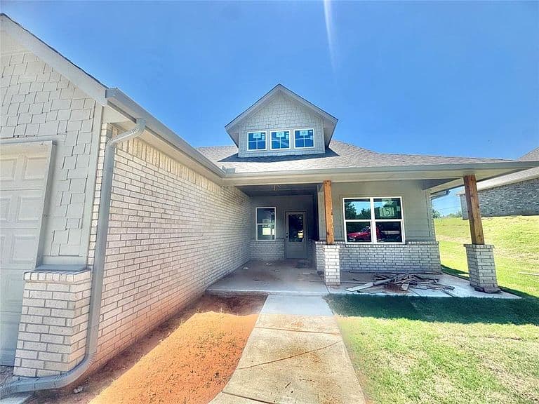 Listing photo 3