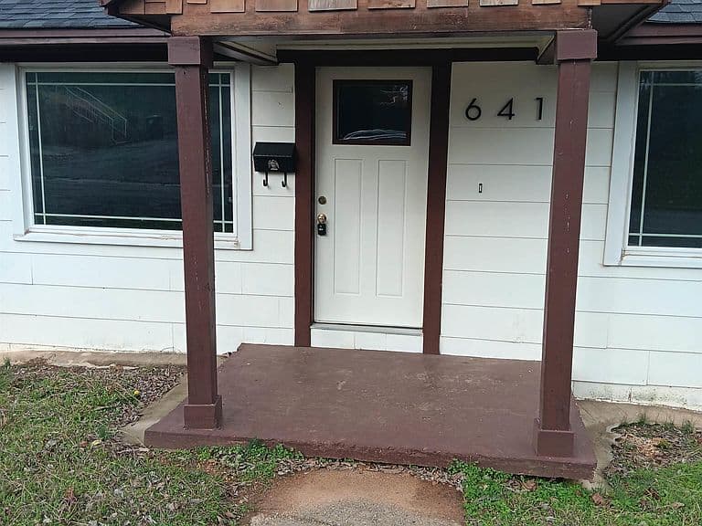 Listing photo 2