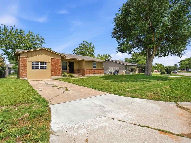 Listing photo 3