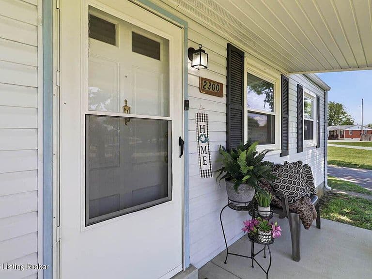 Listing photo 5