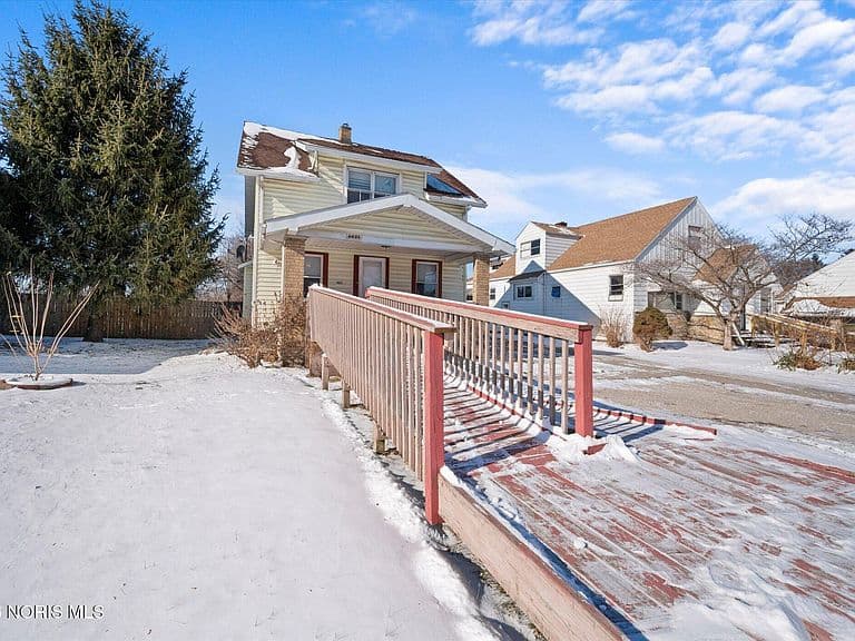 Listing photo 2