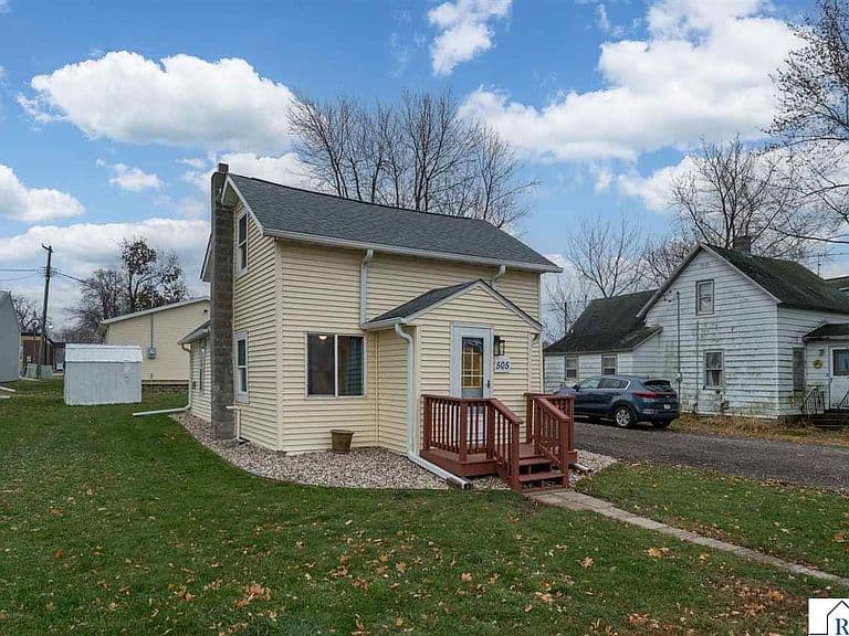 Listing photo 3