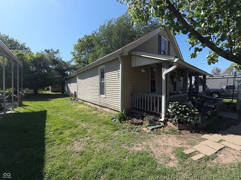 Listing photo 3