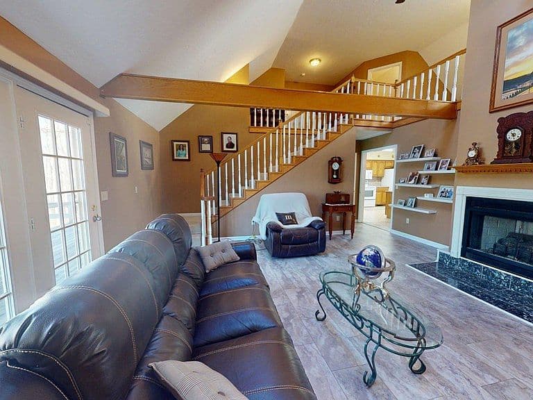 Listing photo 5