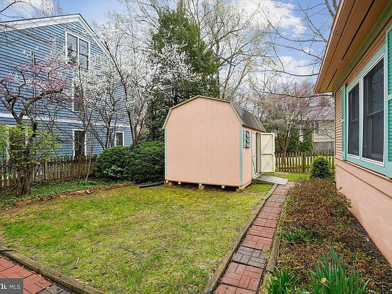 Listing photo 4