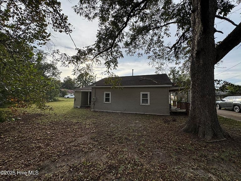 Listing photo 5