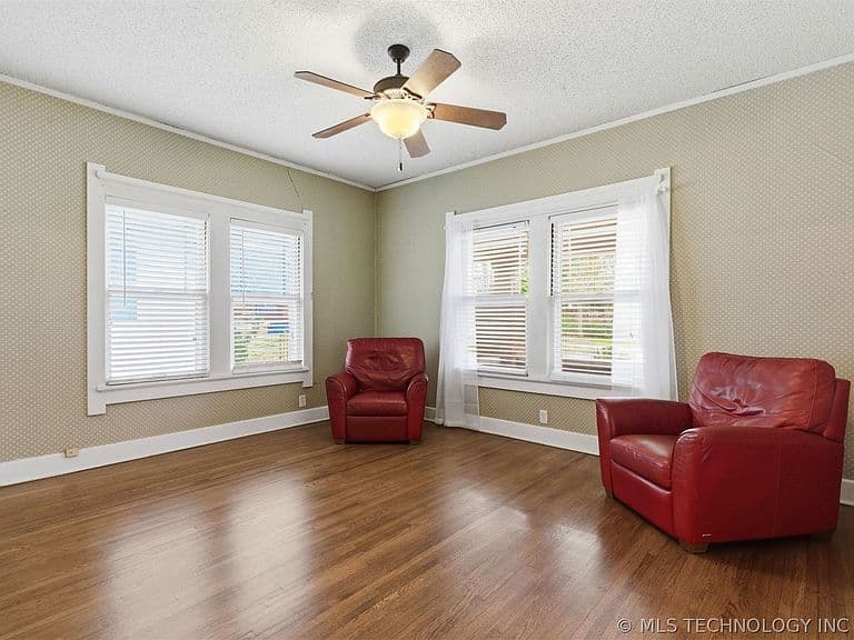 Listing photo 4
