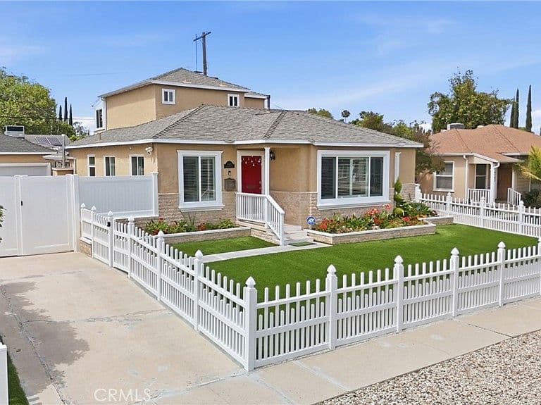 Listing photo 3