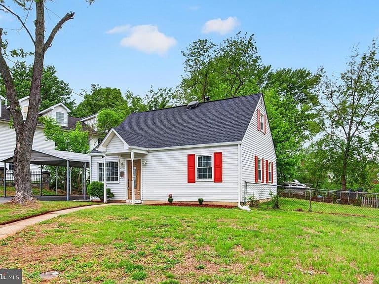 Listing photo 4