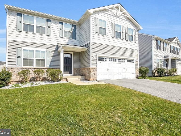 Listing photo 2