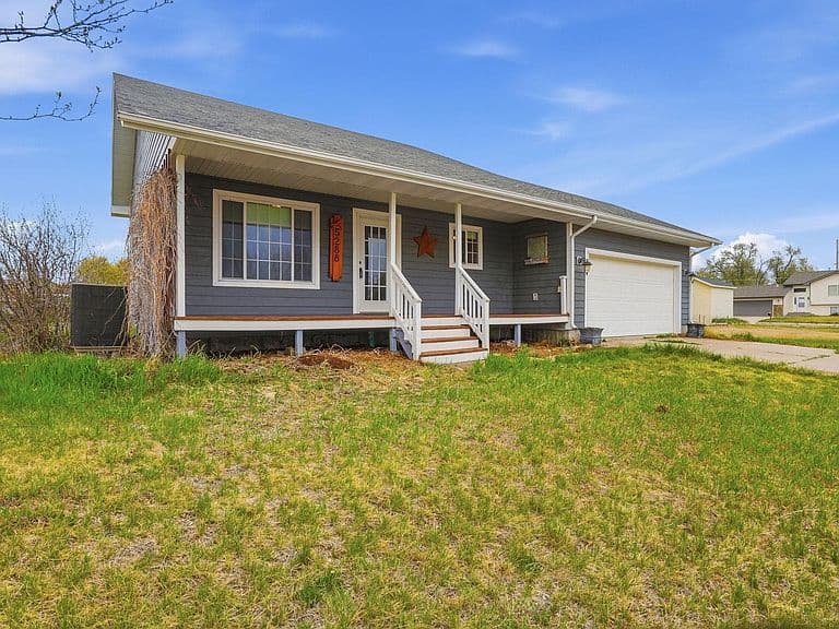 Listing photo 4