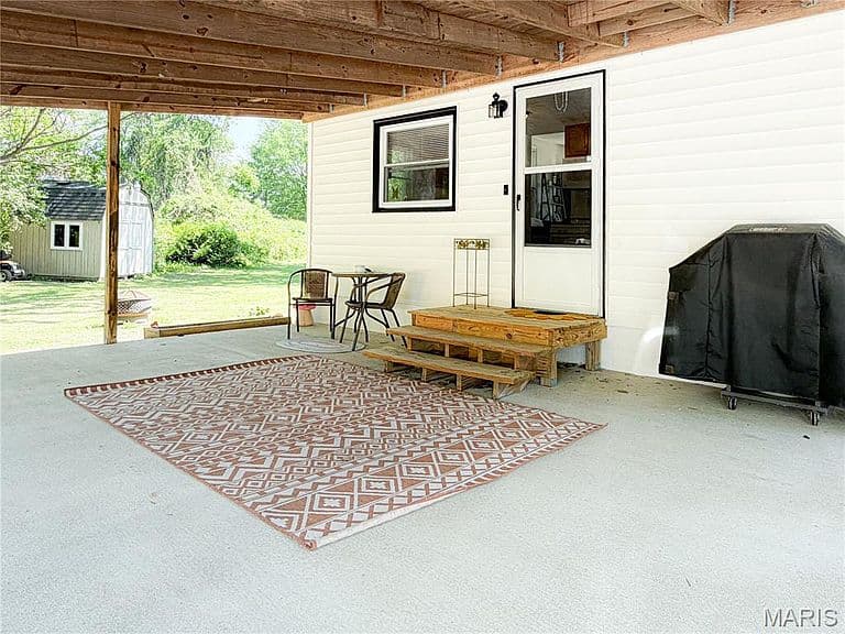 Listing photo 4