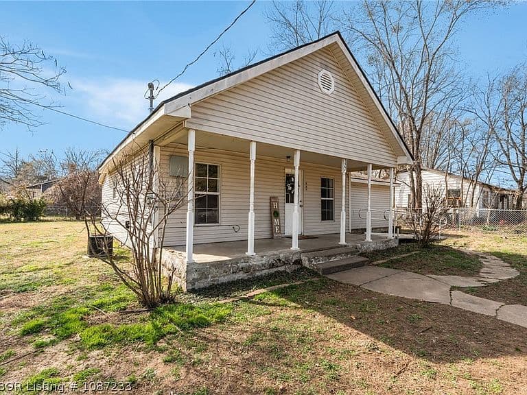 Listing photo 3