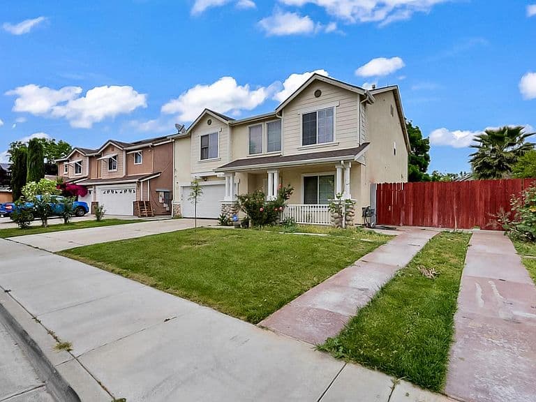 Listing photo 4