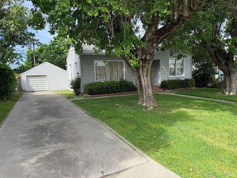 Listing photo 5