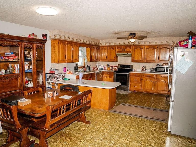 Listing photo 5