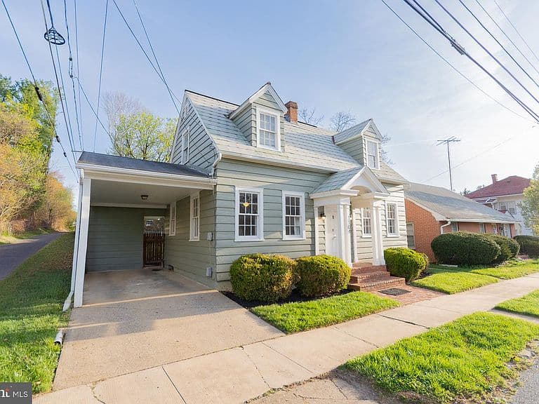 Listing photo 3