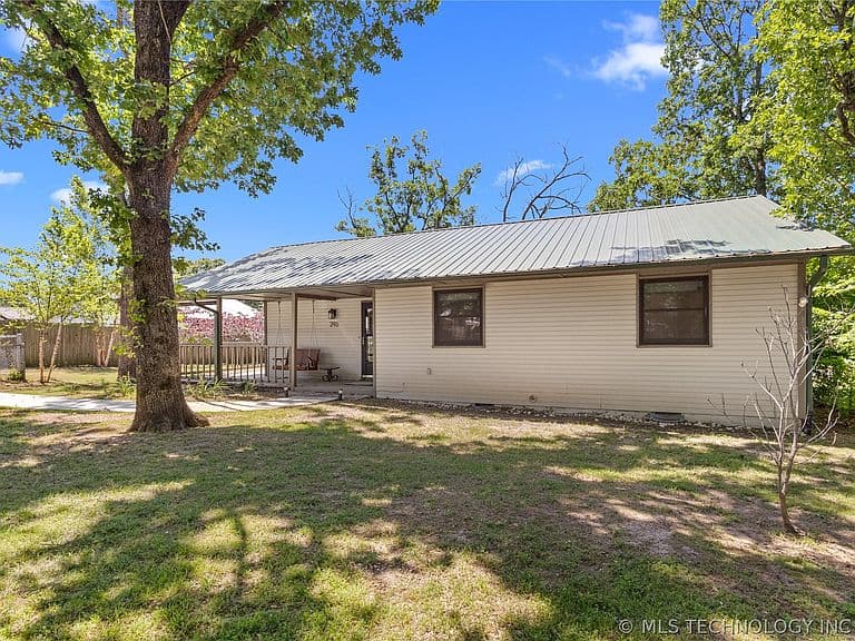 Listing photo 4