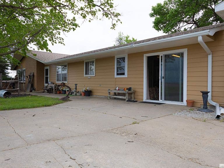 Listing photo 4