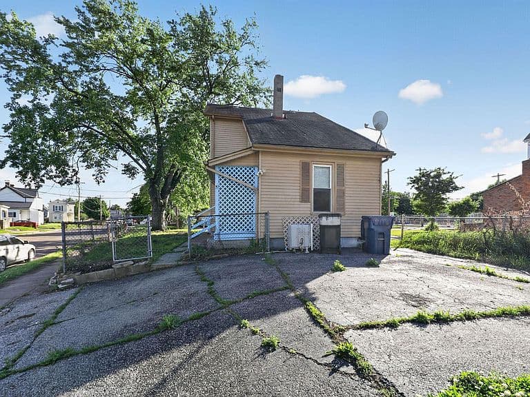 Listing photo 4