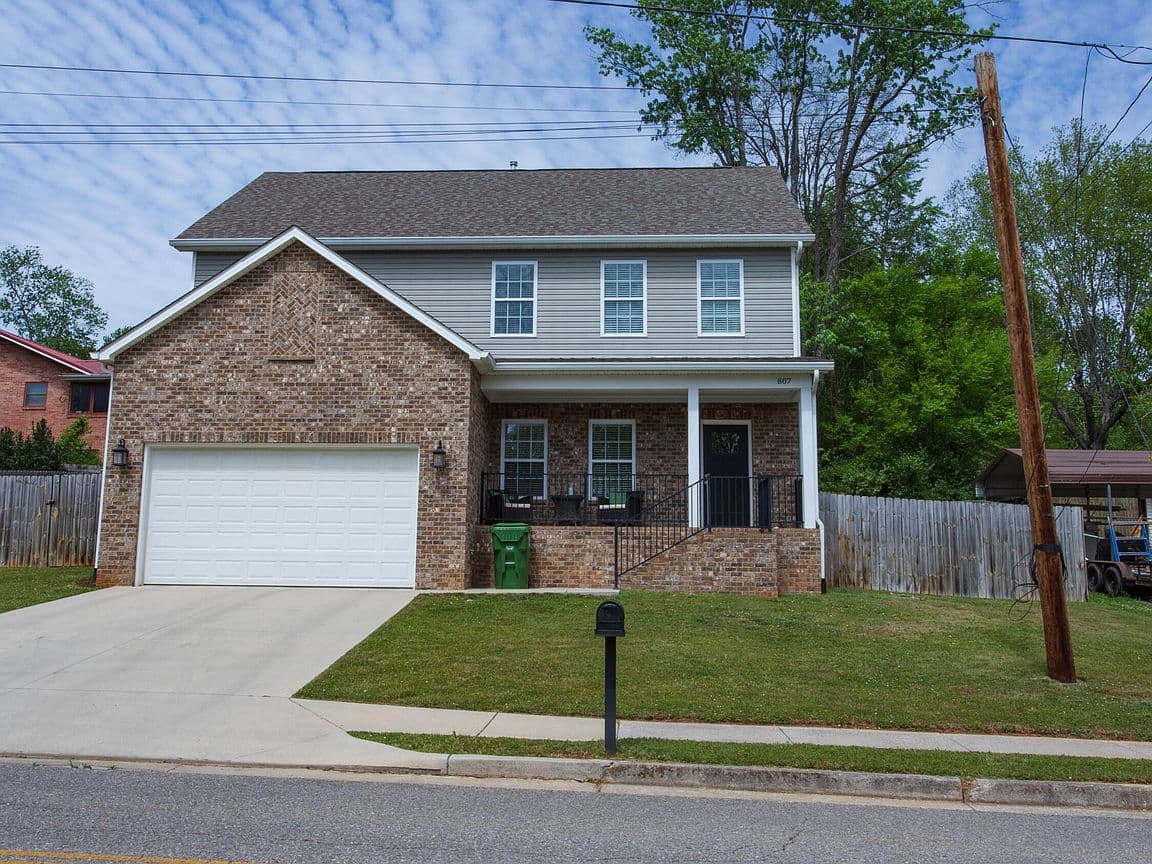 Primary listing photo