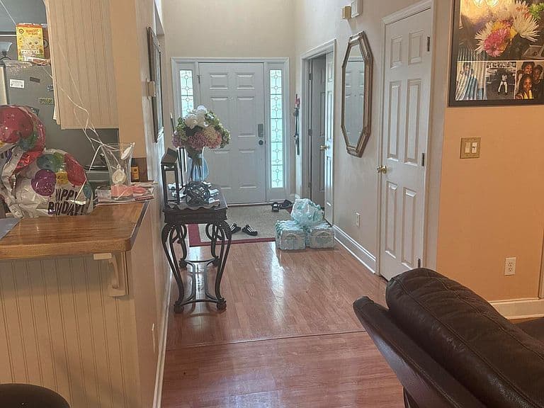 Listing photo 4