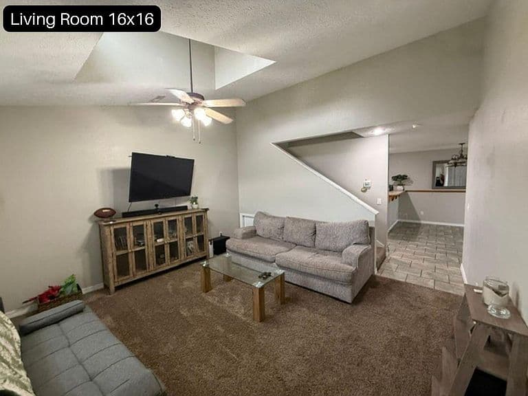 Listing photo 5