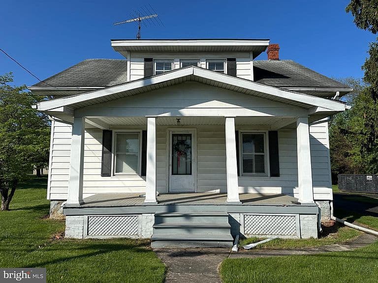 Listing photo 3