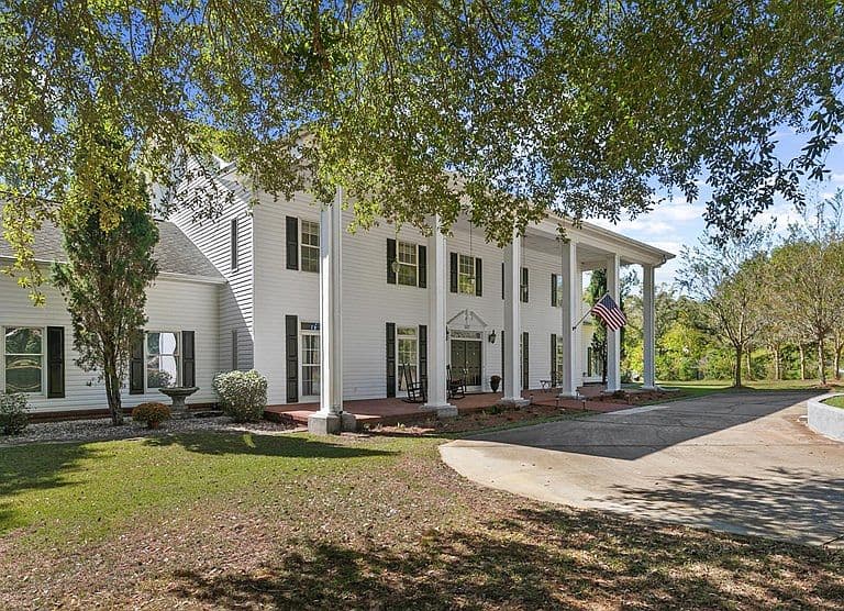 Listing photo 4