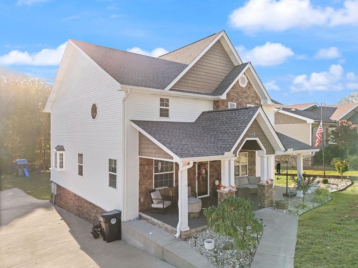 Primary listing photo