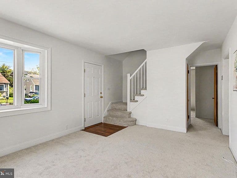 Listing photo 5