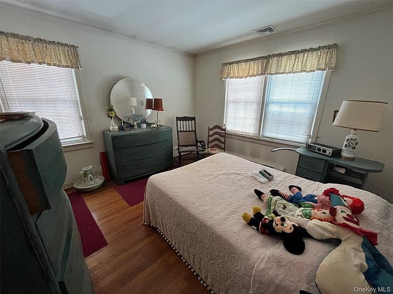 Listing photo 5