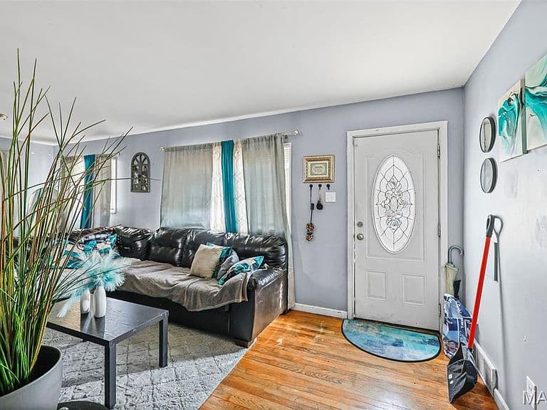 Listing photo 4