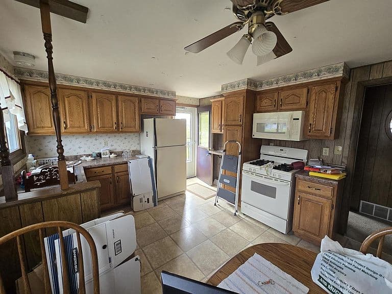 Listing photo 5
