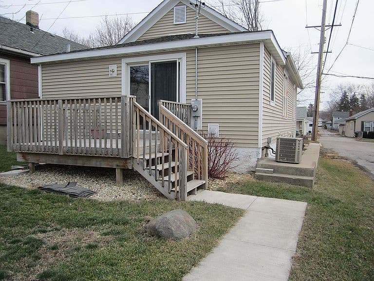 Listing photo 2