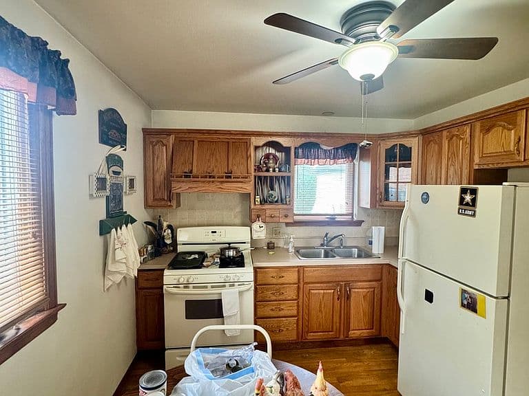 Listing photo 5