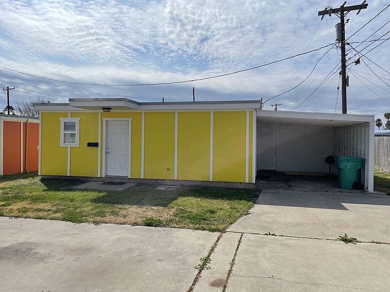 Listing photo 4