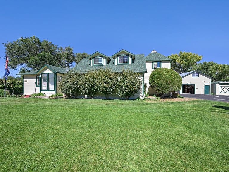 Listing photo 2