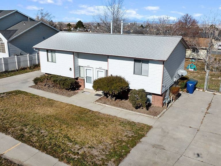 Listing photo 3