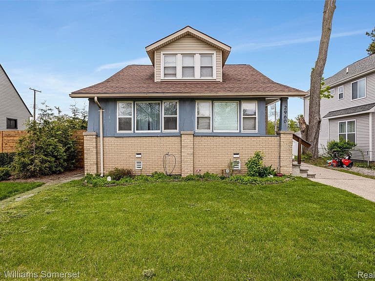Listing photo 3