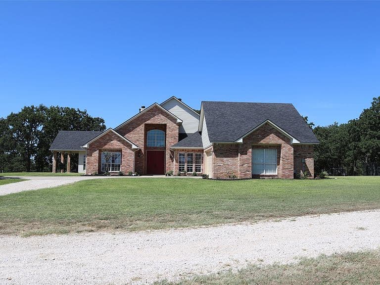 Listing photo 4