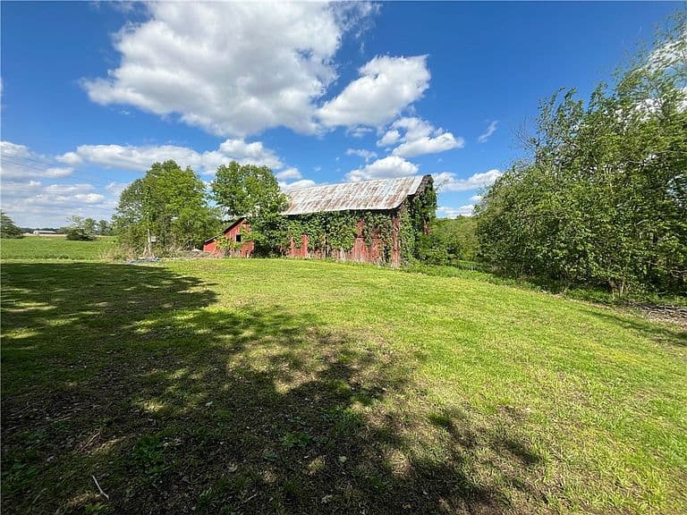 Listing photo 5