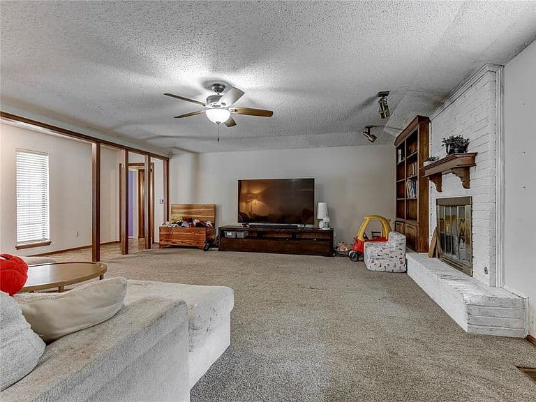 Listing photo 5