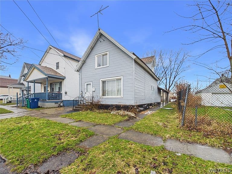 Listing photo 3